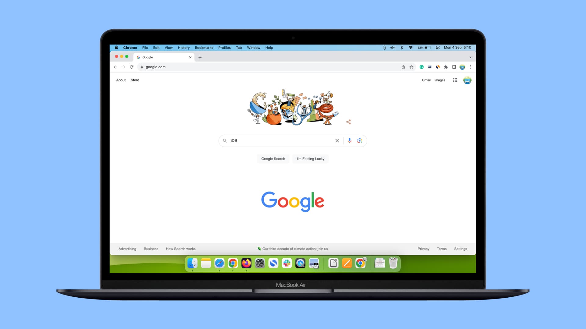 Die Website von Google wird in Chrome auf dem MacBook geöffnet