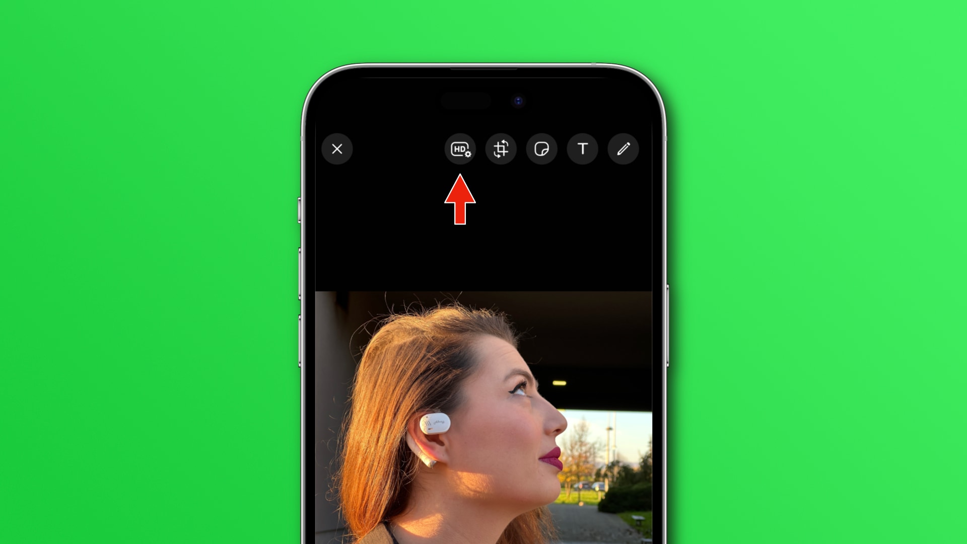 Beim Senden eines Bildes auf WhatsApp wird die Option „HD-Qualität“ hervorgehoben