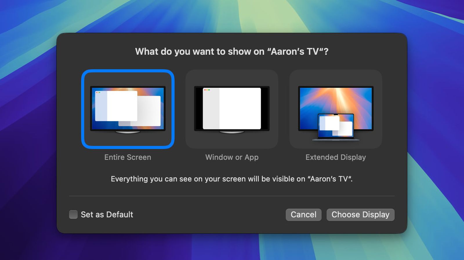 Ein AirPlay-Optionsfenster in macOS Sequoia 15.2 mit drei Optionen: Gesamter Bildschirm, Fenster oder App und Erweiterte Anzeige.