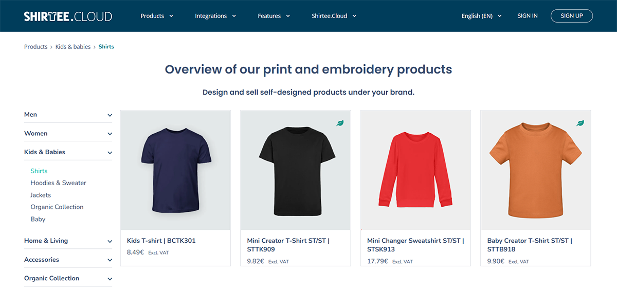 Screenshot einer Webseite mit einer Auswahl an Hemden. Enthält T-Shirts Marine, Schwarz, Rot und Orange für Kinder und Babys. Die Seite stammt von Shirtee.cloud mit Druck- und Stickoptionen für personalisierte Produkte.