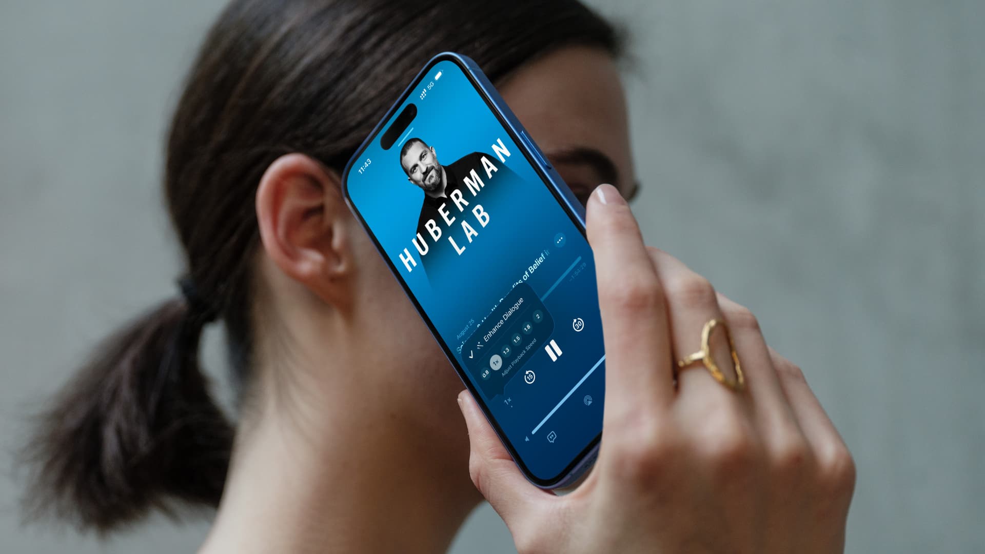 Was ist ein Verbesserung des Dialogs in Apple Podcasts und wie kann er ihn verwenden?