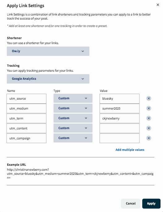 Screenshot von 'Link -Einstellungen anwenden' mit Optionen für Link -Shortener und Tracking -Parameter, wobei beschrieben wird, wie UTM -Tags hinzugefügt werden, wenn Sie Bluesky -Beiträge für eine bessere Analyse planen.