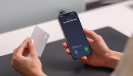 So lassen Sie Ihr iPhone während eines Anrufs in der Warteschleife auf Sie warten