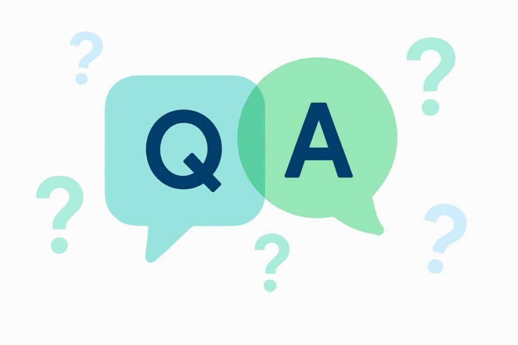 Illustration von zwei großen, überlappenden Sprechblasen mit der Aufschrift „Q“ und „A“, umgeben von Fragezeichensymbolen auf einem klaren Hintergrund.