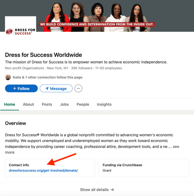 Ein LinkedIn-Profil von Dress for Success Worldwide, einer gemeinnützigen Organisation, die Frauen stärkt und zeigt, wie soziale Medien für gemeinnützige Organisationen Missions- und Kontaktinformationen hervorheben können.